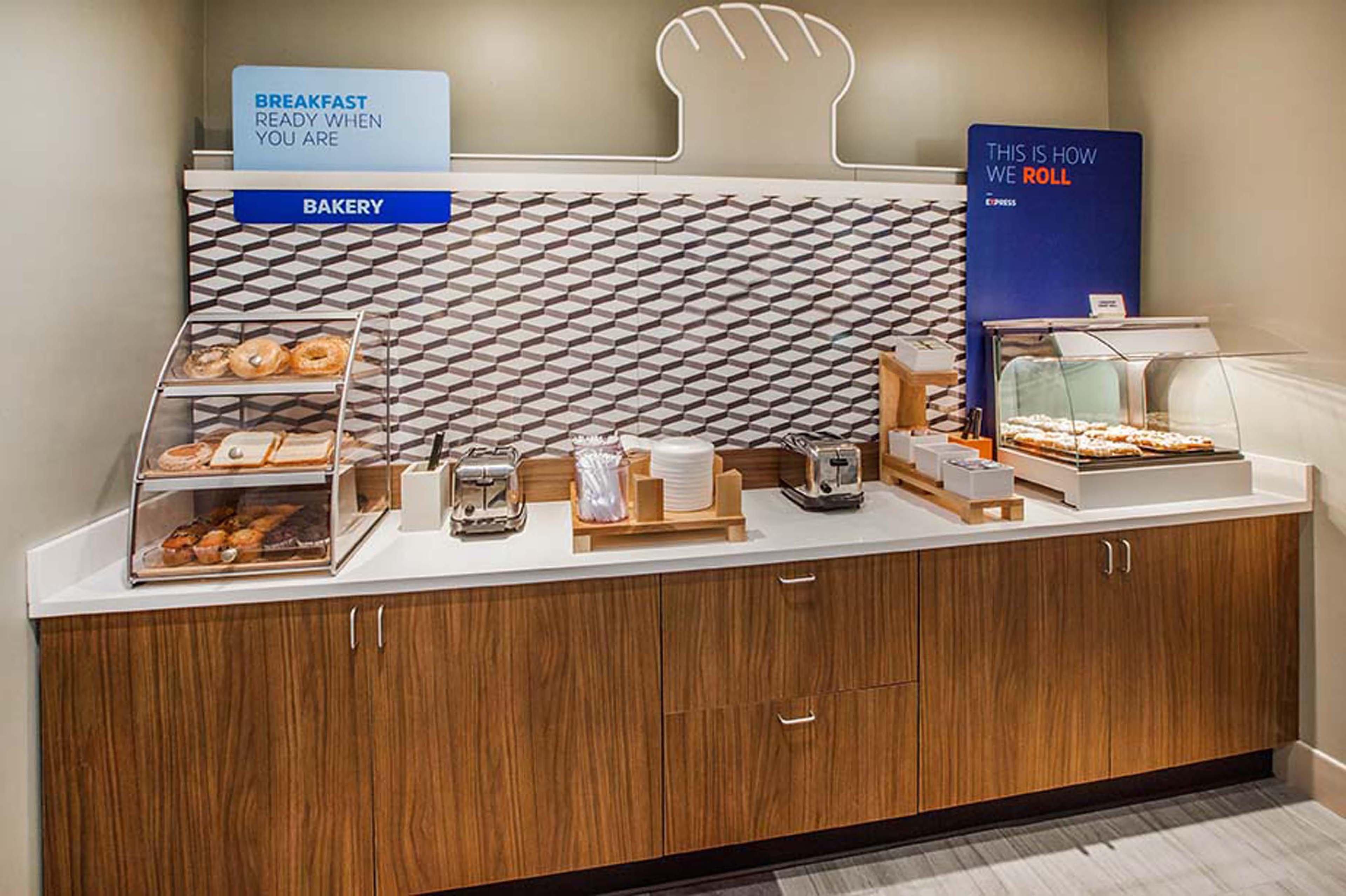 Holiday Inn Express & Suites Alliance By Ihg Екстер'єр фото