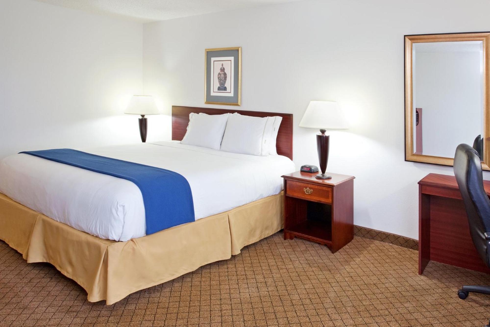 Holiday Inn Express & Suites Alliance By Ihg Екстер'єр фото