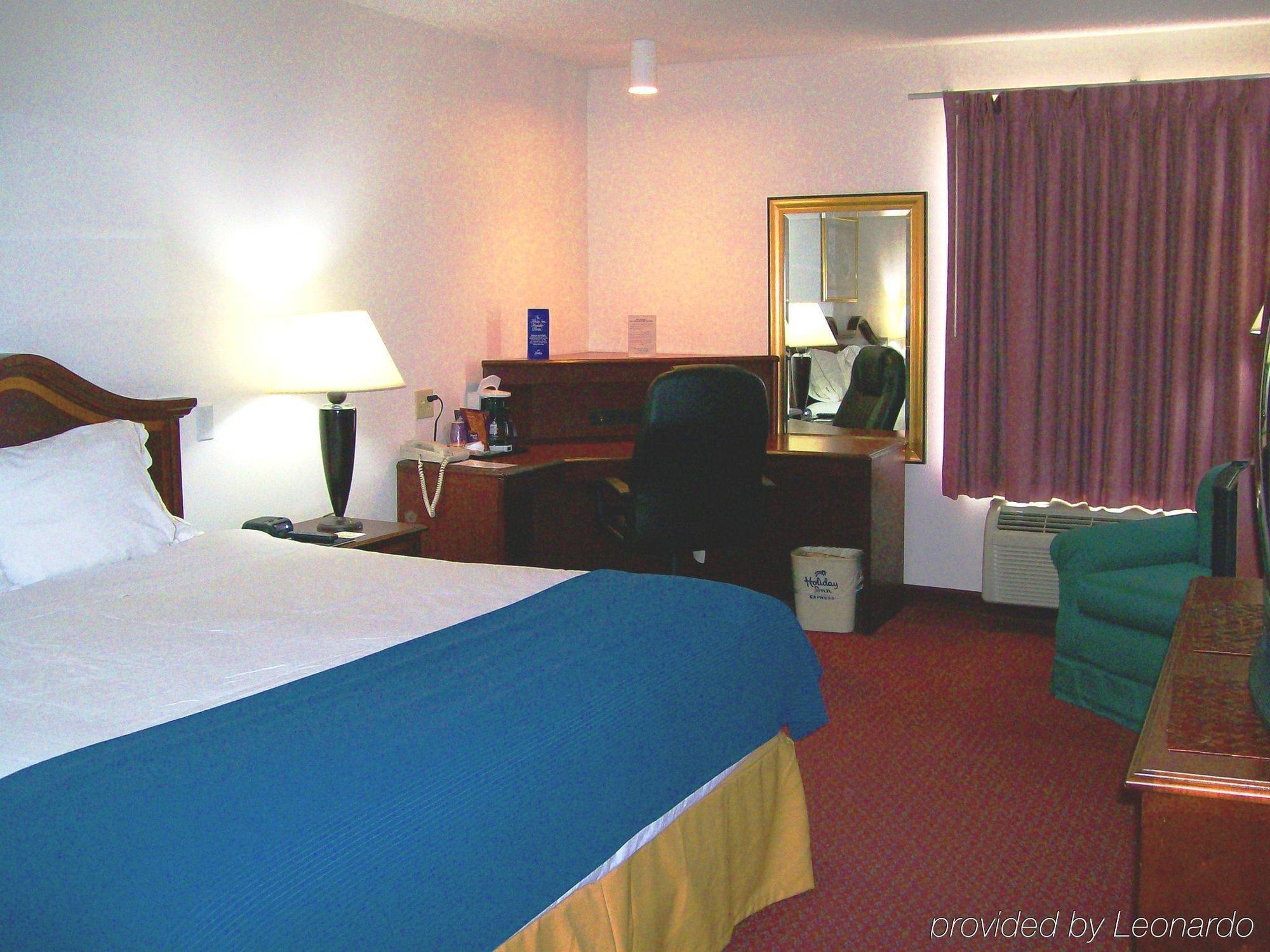 Holiday Inn Express & Suites Alliance By Ihg Екстер'єр фото