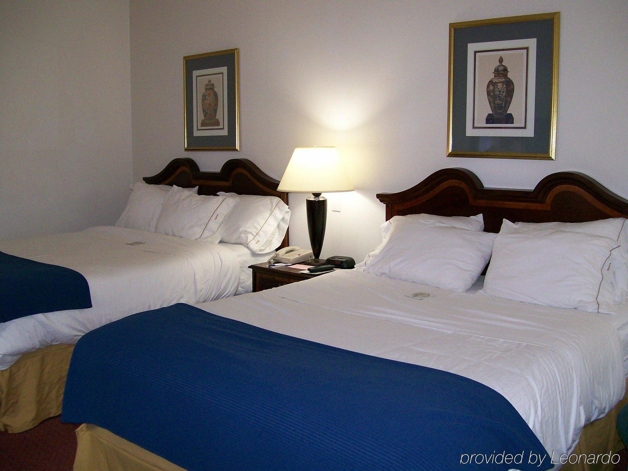 Holiday Inn Express & Suites Alliance By Ihg Екстер'єр фото