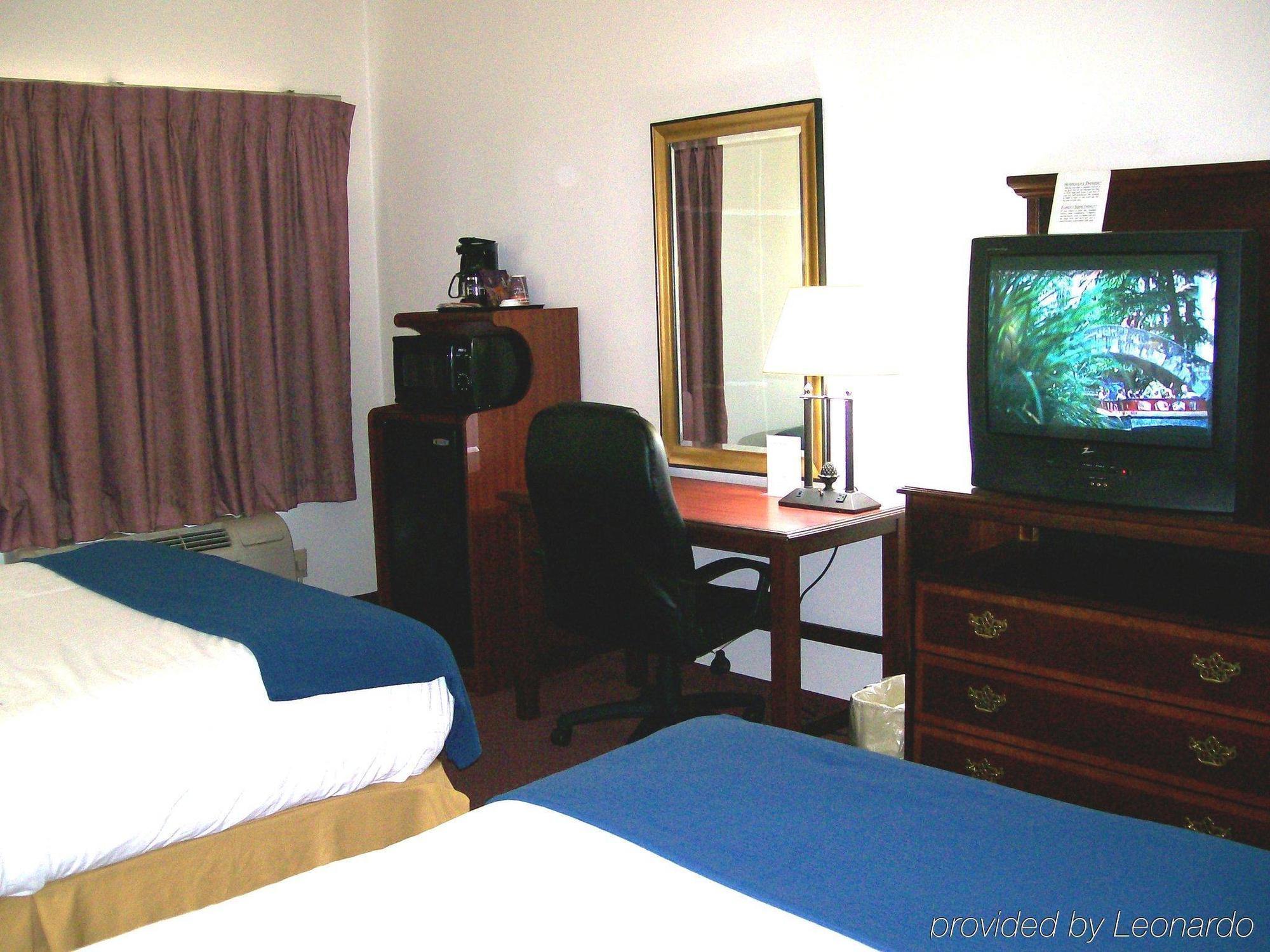 Holiday Inn Express & Suites Alliance By Ihg Екстер'єр фото