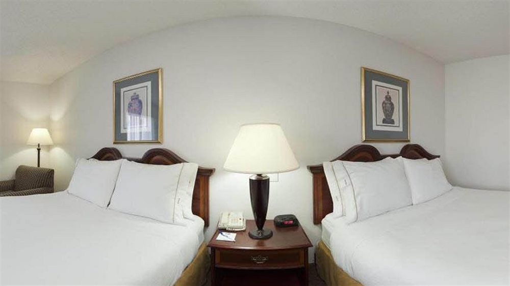 Holiday Inn Express & Suites Alliance By Ihg Екстер'єр фото