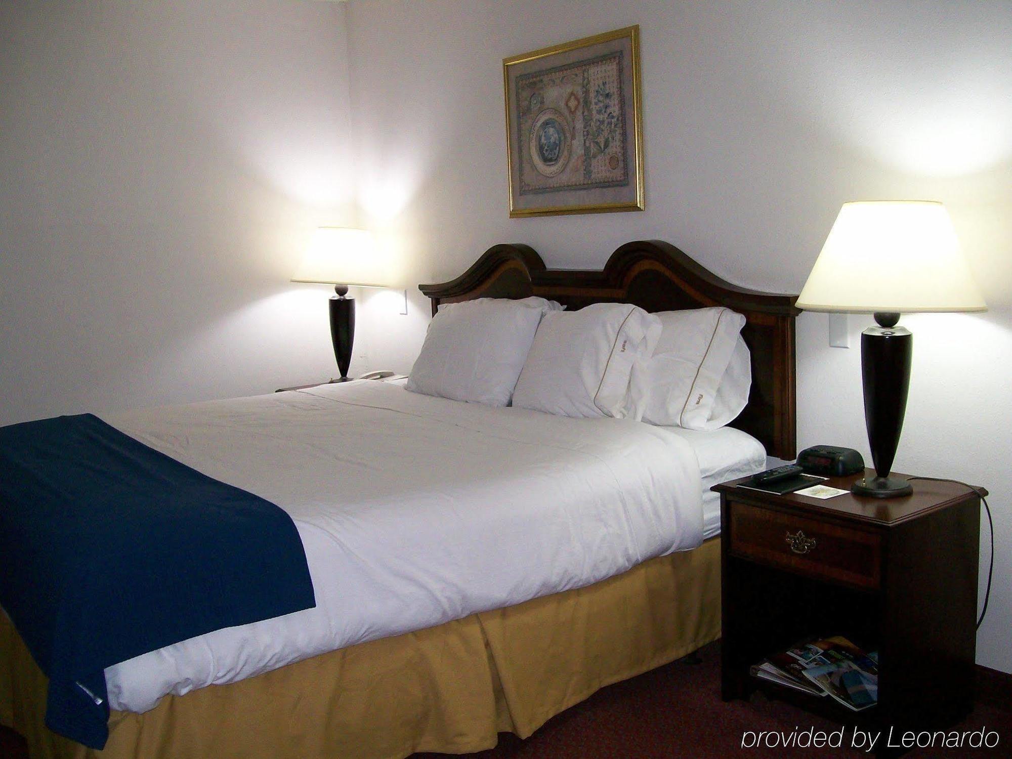 Holiday Inn Express & Suites Alliance By Ihg Екстер'єр фото