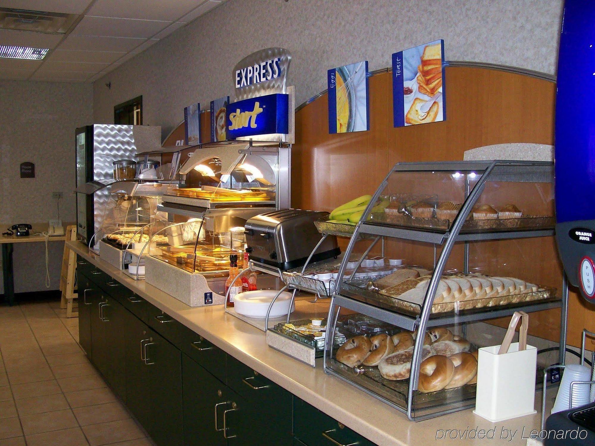 Holiday Inn Express & Suites Alliance By Ihg Екстер'єр фото
